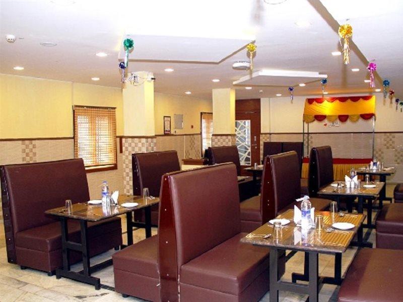 Hotel Poppys S.E.T Residency Kumbakonam Exterior foto