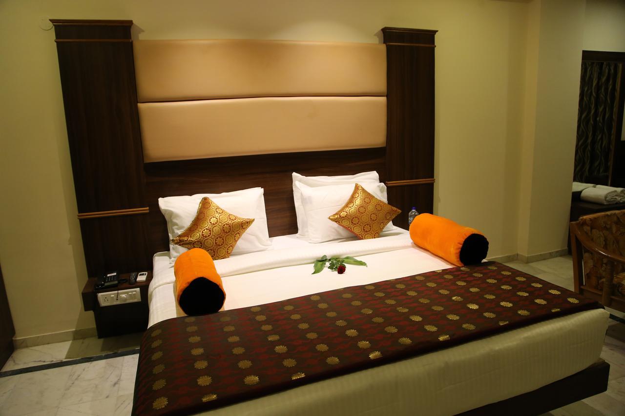 Hotel Poppys S.E.T Residency Kumbakonam Exterior foto
