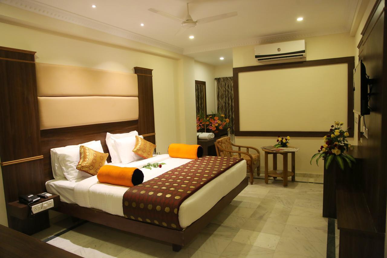 Hotel Poppys S.E.T Residency Kumbakonam Exterior foto