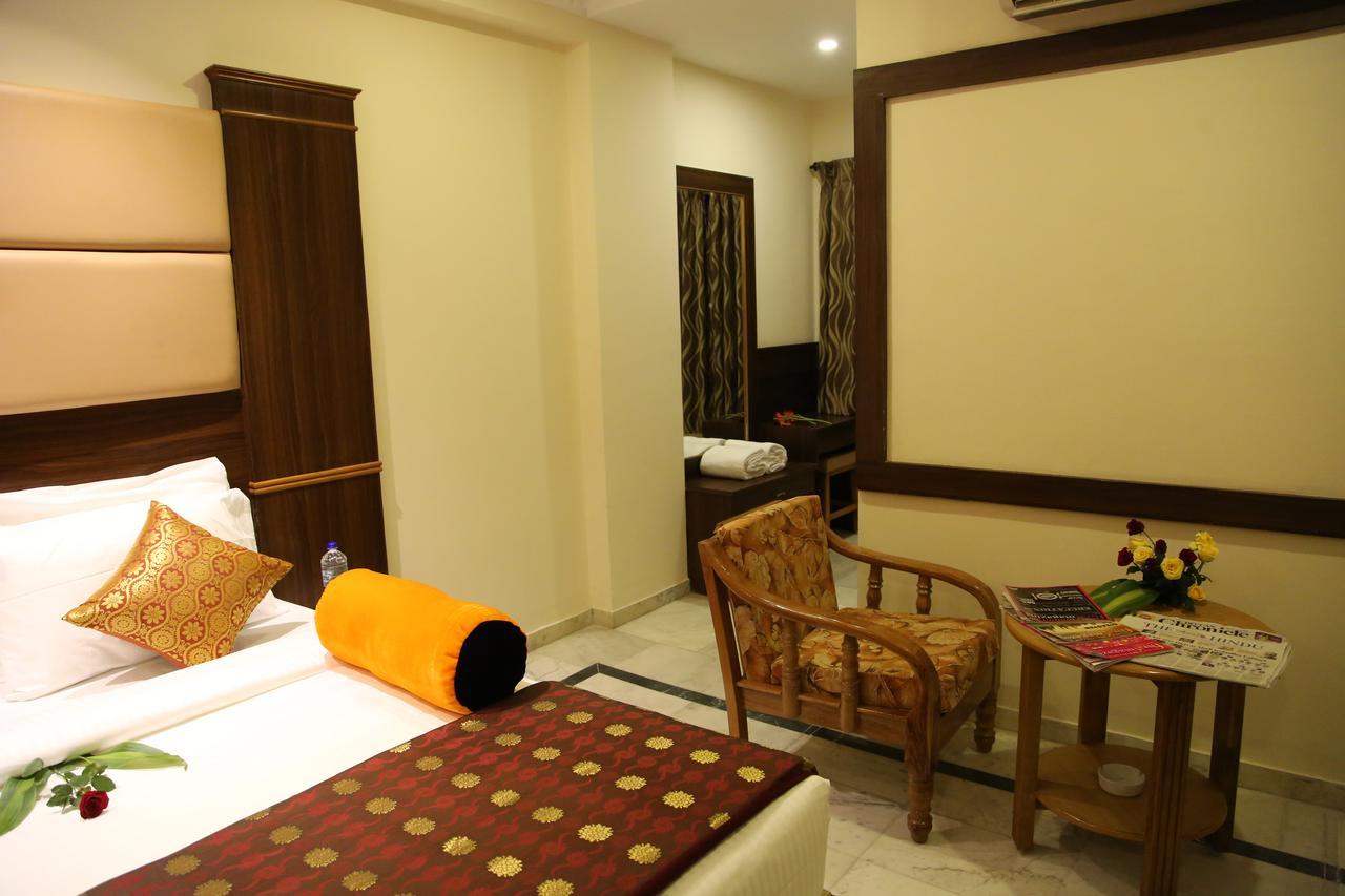 Hotel Poppys S.E.T Residency Kumbakonam Exterior foto