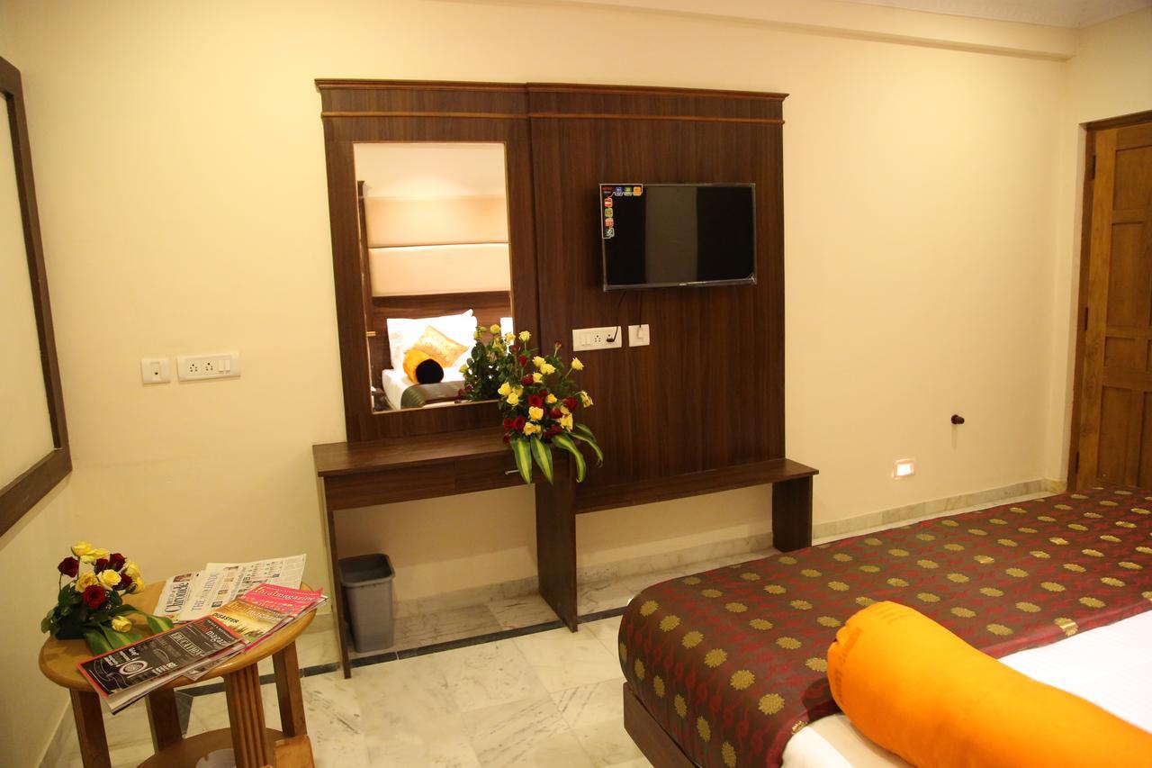 Hotel Poppys S.E.T Residency Kumbakonam Exterior foto